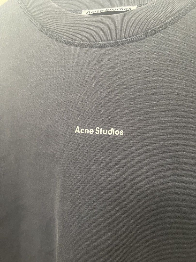 Acne Studios Mid Logo Tee (Category: Activewear) located in Tuguegarao City. Submitted by elyks11 (Listing ID 1460328305, Image 3). Description: ACNE STUDIOS TEE SOLID NG CONDI ANG KAPAL.