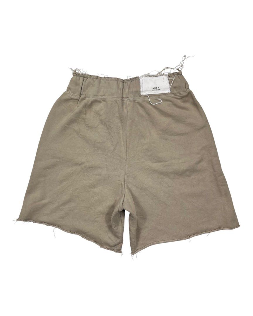 ader distress short (Category: Shorts) located in Bacolod City. Submitted by piquedup.ph_v2 (Listing ID 1460472915, Image 2). Description: Ader Distress Short -Authentic Measurements: Waist: 30”-38” Length: 18.5” Leg Opening: 13.5” Condition: Excellent Color rate: 9.5/10 (Color may vary to lighting) Flaws: None.