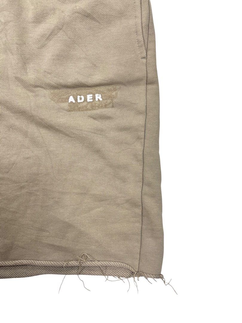 ader distress short (Category: Shorts) located in Bacolod City. Submitted by piquedup.ph_v2 (Listing ID 1460472915, Image 3). Description: Ader Distress Short -Authentic Measurements: Waist: 30”-38” Length: 18.5” Leg Opening: 13.5” Condition: Excellent Color rate: 9.5/10 (Color may vary to lighting) Flaws: None.
