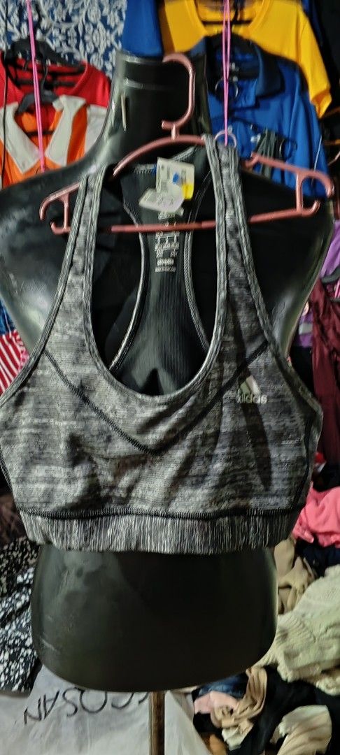 Adidas Climalite Techfit Sports Bra Grey Heather (Category: Activewear) located in Manila. Submitted by ezekislacl02490 (Listing ID 1460421663, Image 1). Description: - Grey heather Adidas sports bra - Size M/M - Climalite fabric for sweat-wicking - Techfit for a supportive feel - Racerback design - Ideal for workouts.