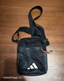 (Category: ) located in . Submitted by CCC_PreLoVED (Listing ID 1460353928, Image 1). Description: .