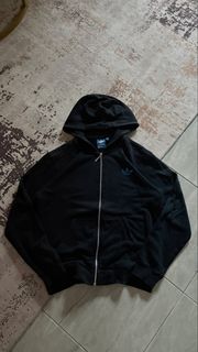 (Category: ) located in . Submitted by thriftbynya (Listing ID 1460400965, Image 1). Description: .