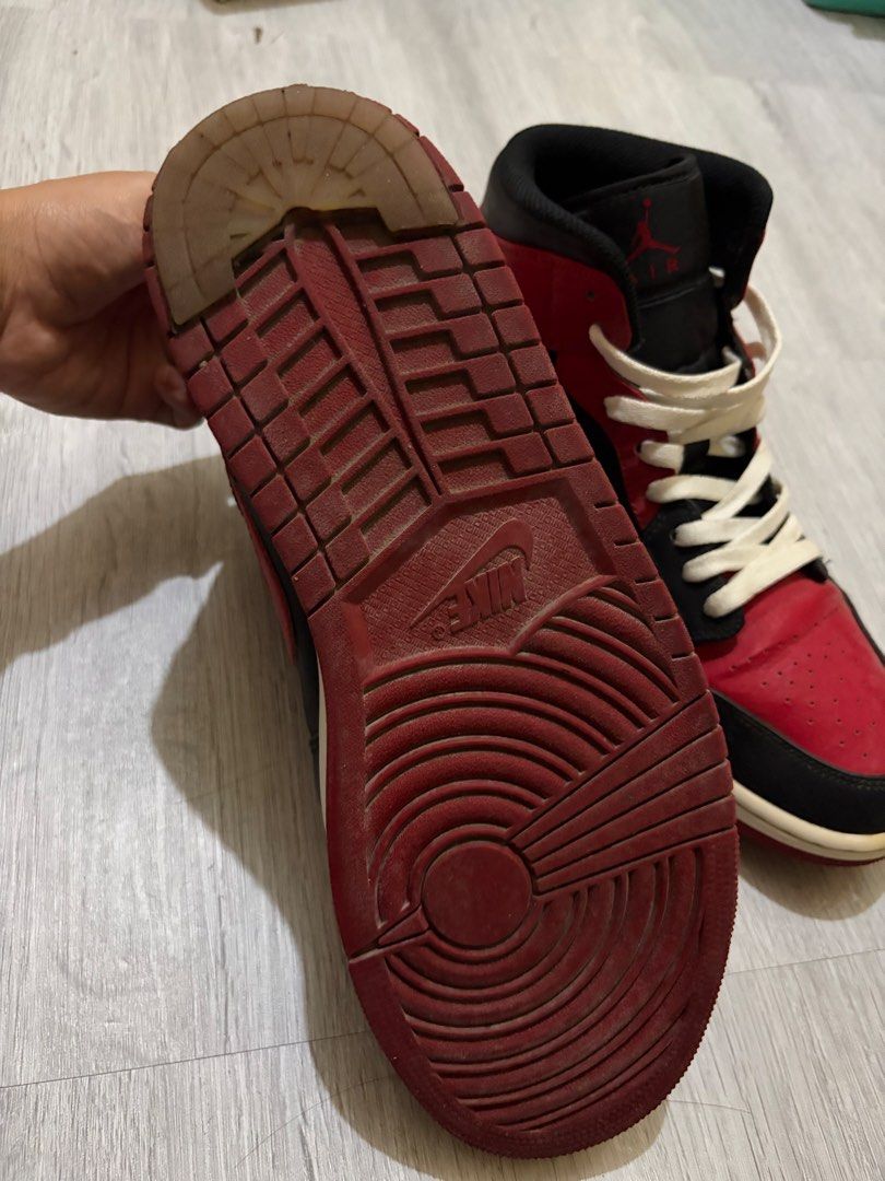 Air jordan 1 Mid (Category: Activewear) located in San Isidro. Submitted by epictiger_e56216 (Listing ID 1460306183, Image 3). Description: FS ‼️ J1 Mid 🔥 Size 10.5 This pair was bought from korea personal preloved/ Rarely used Selling it for 1750 📍Magalang pampanga.