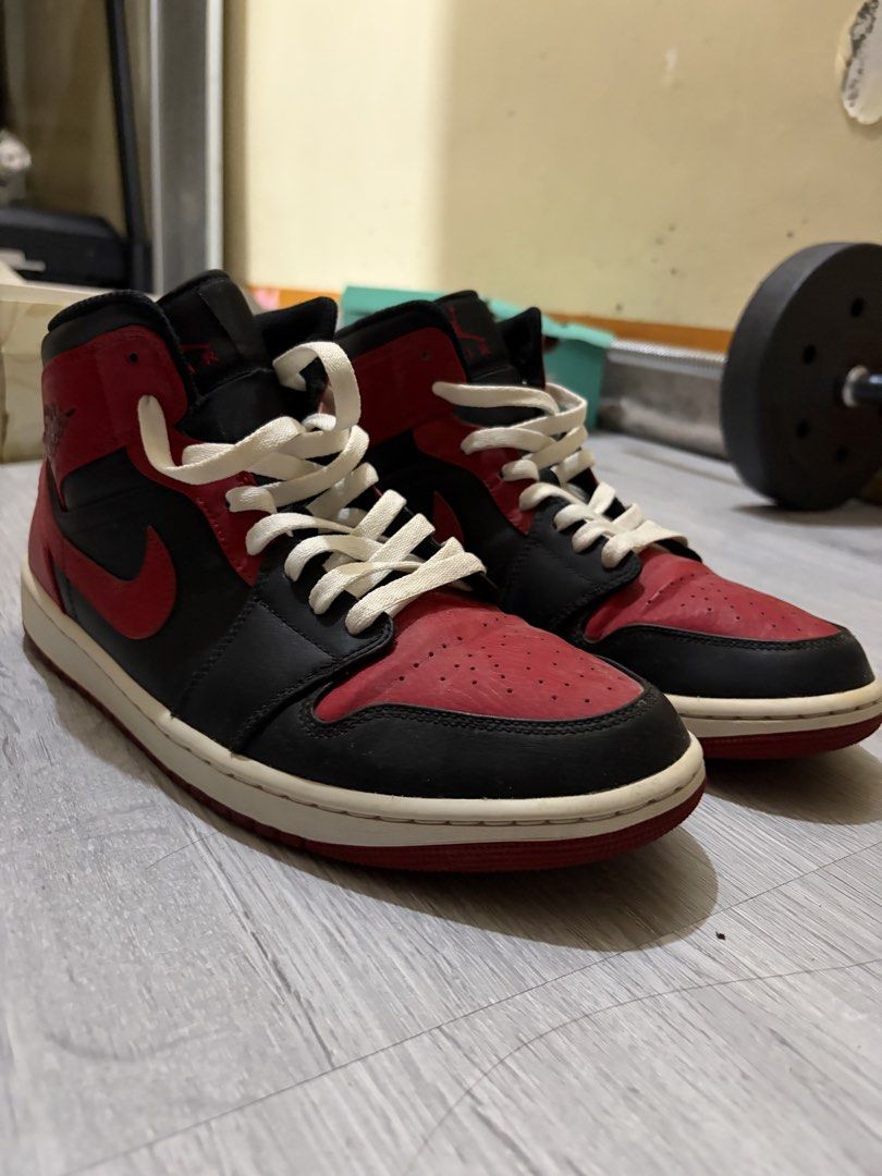 Air jordan 1 Mid (Category: Activewear) located in San Isidro. Submitted by epictiger_e56216 (Listing ID 1460306183, Image 1). Description: FS ‼️ J1 Mid 🔥 Size 10.5 This pair was bought from korea personal preloved/ Rarely used Selling it for 1750 📍Magalang pampanga.