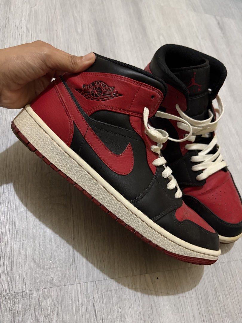 Air jordan 1 Mid (Category: Activewear) located in San Isidro. Submitted by epictiger_e56216 (Listing ID 1460306183, Image 2). Description: FS ‼️ J1 Mid 🔥 Size 10.5 This pair was bought from korea personal preloved/ Rarely used Selling it for 1750 📍Magalang pampanga.