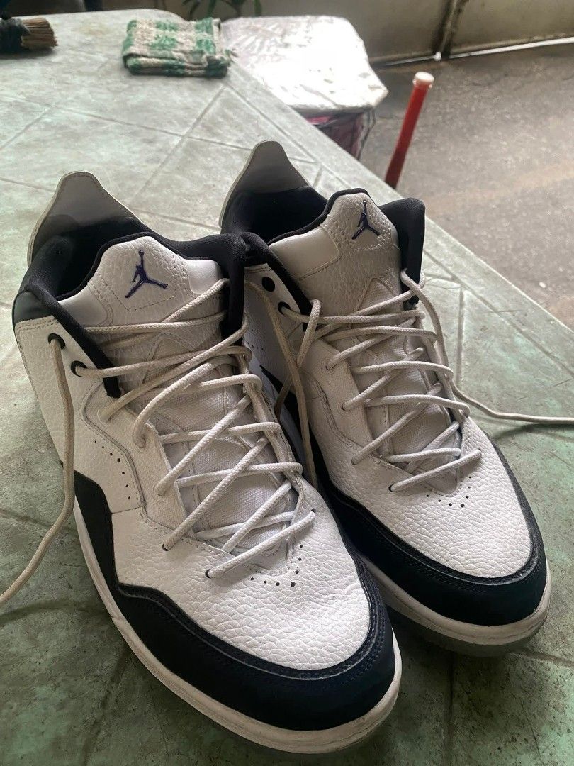 Air Jordan Courtside 23 Concord (Category: Sneakers) located in San Juan City. Submitted by emem007 (Listing ID 1460493778, Image 3). Description: Air Jordan Courtside 23 Concord Size 9.5 No issue Condition:Some minor scuffs on the soles No box Rfs: Minsan lang gamitin naka tambak lang din .
