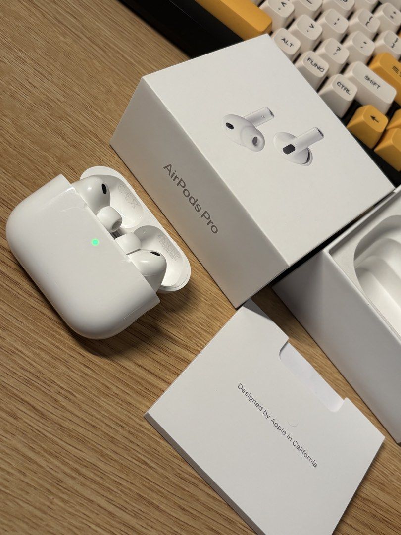 AirPods Pro 3 (with ANC) + free case (Category: Earphones) located in Maasin. Submitted by gwenchanaa (Listing ID 1460403127, Image 1). Description: with original box and inclusions with free transparent case Delivery via LBC or J&T Location: Leyte.
