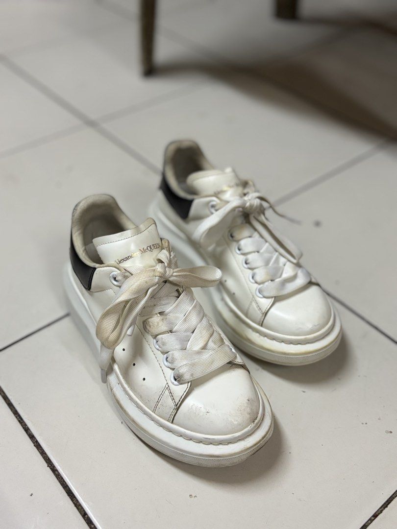 Alexander Mcqueen Sneakers Leather (Category: Sneakers) located in Manila. Submitted by luxstreetwearzcasual (Listing ID 1460348700, Image 1). Description: Need clean Naitabi lang Authentic Size 34.