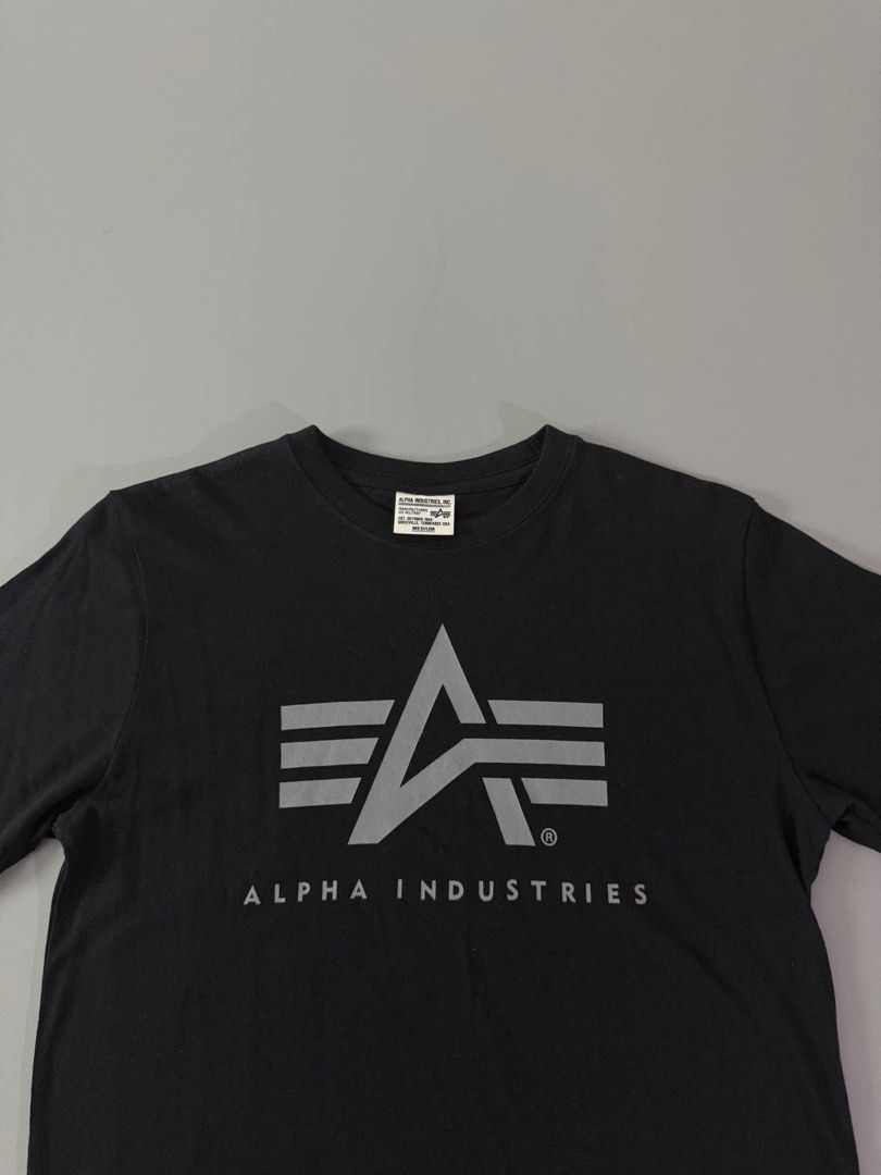 ALPHA INDUSTRIES (Category: Tshirts & Polo Shirts ) located in Guagua. Submitted by sweetboyy (Listing ID 1460450131, Image 3). Description: ALPHA INDUSTRIES EXCELLENT CONDITION / NO ISSUE SIZE MEDIUM ON TAG / DIMES L27.5 W20.