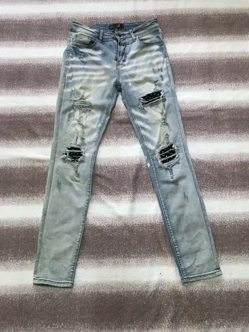 Amiri pants (Category: Jeans) located in Bislig. Submitted by chrispril (Listing ID 1460407196, Image 3). Description: Amiri Jeans Pants Excellent condition Walang issue 31 on tag 📩📩.