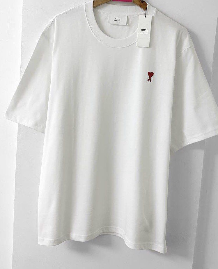 ANI Paris T-shirt (Category: Tshirts & Polo Shirts ) located in Manila. Submitted by stopshop26 (Listing ID 1460306452, Image 1). Description: AMI Paris T-shirt Boxy Fit XL Brand new and original Onhand and ready to ship.