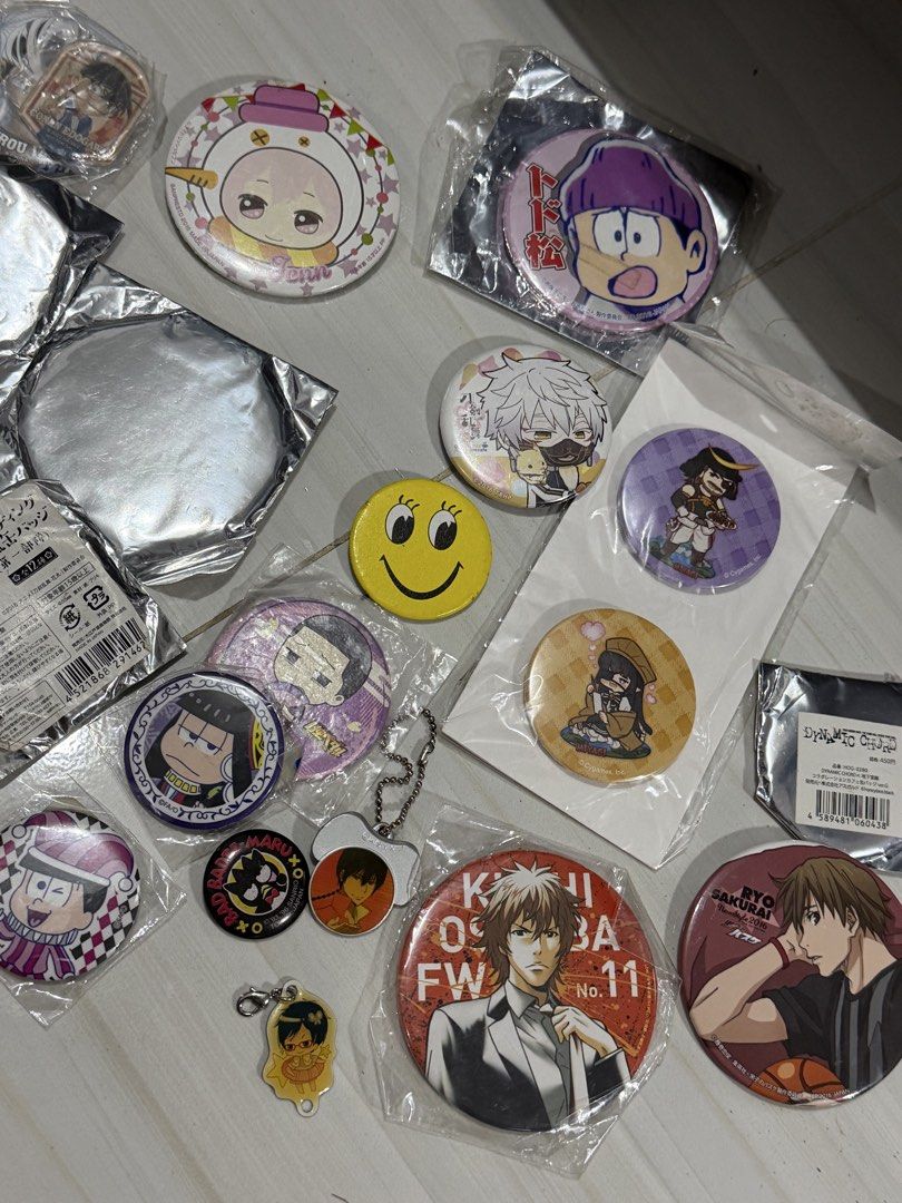 Anime random Button pins (Category: Stationery & School Supplies) located in Manila. Submitted by carlaleyyydonato (Listing ID 1460411247, Image 3). Description: Random take all! .