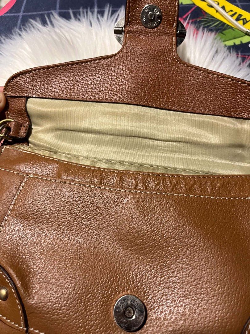 Ann klein handbag (Category: Luxury Bags & Wallets) located in Caloocan City. Submitted by trebdy01 (Listing ID 1460479129, Image 2). Description: 👜 ANNE KLEIN HANDBAG FOR SALE ✨ Classic and stylish Anne Klein handbag — perfect for everyday use or for a polished look. 💕 ✨ Authentic Anne Klein ✨ Elegant design ✨ Great for everyday use ✨ Preloved / good condition.