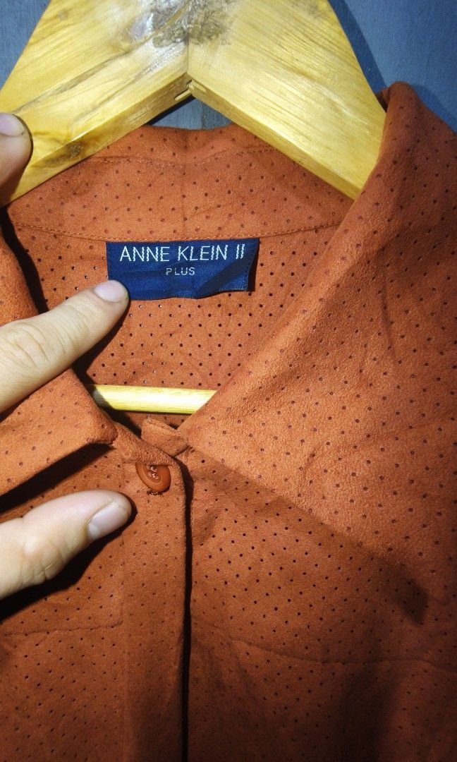 ANNE KLEIN II (Category: Coats, Jackets and Outerwear) located in Makati City. Submitted by updownthrift (Listing ID 1460463379, Image 2). Description: NO ISSUE SUEDE MATERIAL NEED WASH.