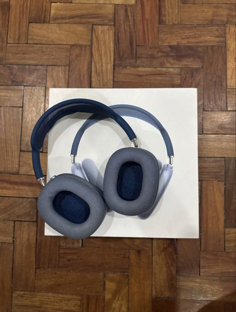 Apple AirPods Max Sky Blue (Category: Headphones & Headsets) located in Manila. Submitted by shopyna_ (Listing ID 1460488606, Image 2). Description: Negotiable!!! Airpods Max Ist generation in sky blue (charged via lightning cable) Barely used and in good condition Bought last December 2023 RFS: Need funds and I don’t really get use this. No hardware/device issues. I can do same/day delivery or meetups within Metro Manila for sure buyers..