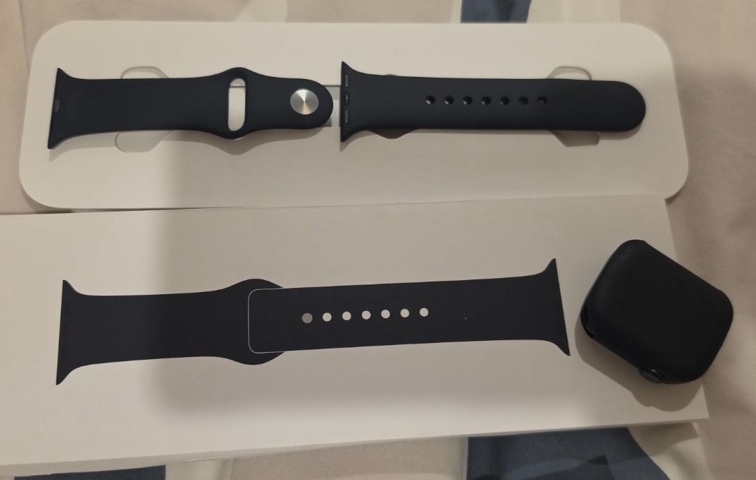 Apple Watch 9 41mm NEW (Category: Wearables & Smart Watches) located in Singapore. Submitted by mark_carousel (Listing ID 1460456512, Image 1). Description: Unused. Was a present. In a box.