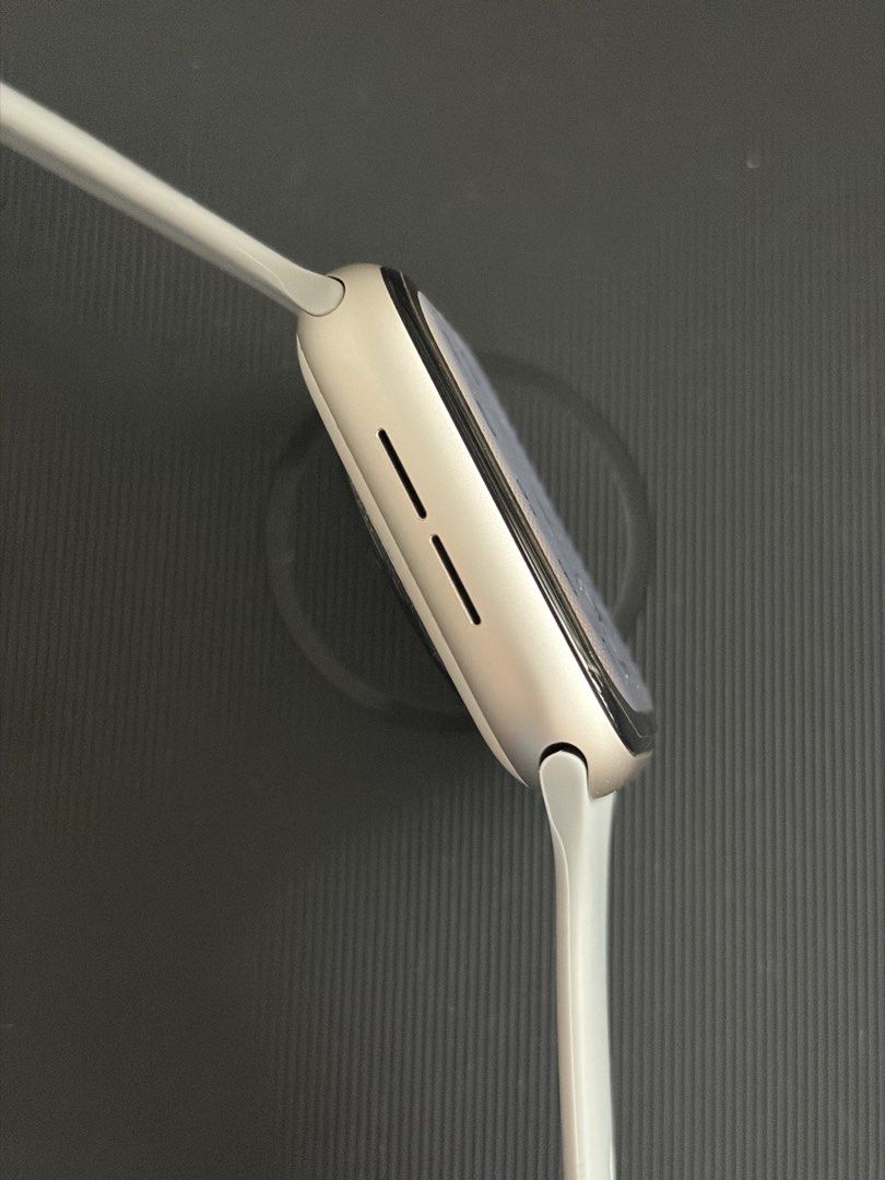 Apple Watch SE 3 (Category: Wearables & Smart Watches) located in Mabalacat. Submitted by jshwm (Listing ID 1460351283, Image 3). Description: - Apple Watch SE 3 (44mm, Aluminum Case) - Light Gray Sport Band - Original Charging Cable included - Ideal for fitness tracking and staying connected RFS: declutter.