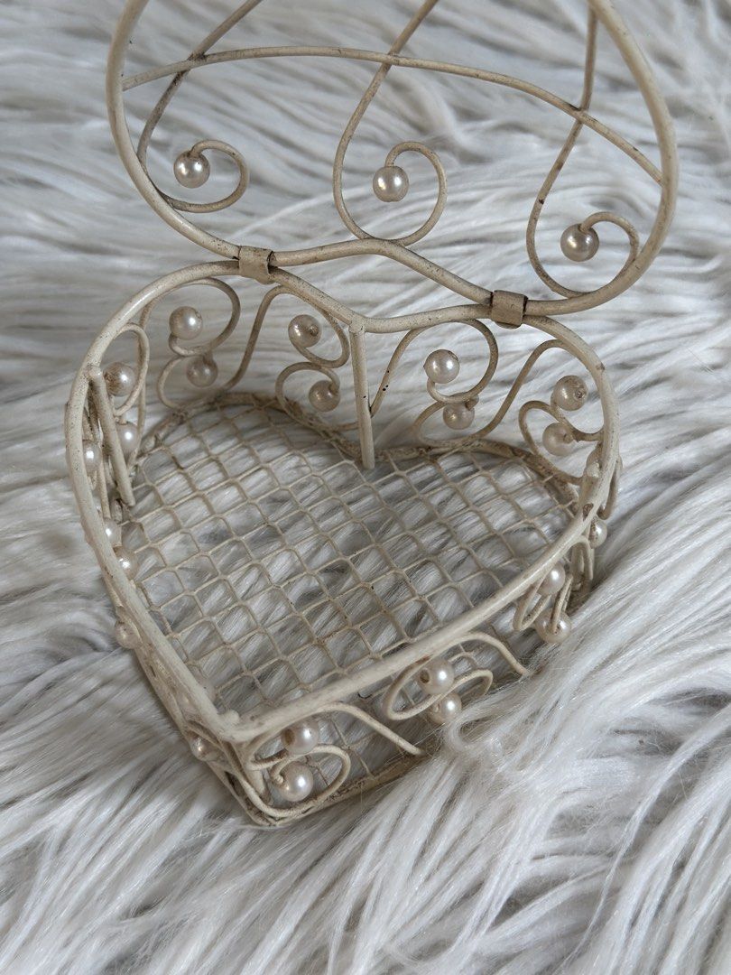 Aras for Wedding Coins (Category: Accessory Holder, Box & Organizers) located in Davao. Submitted by favoritepreloved (Listing ID 1460385779, Image 3). Description: .