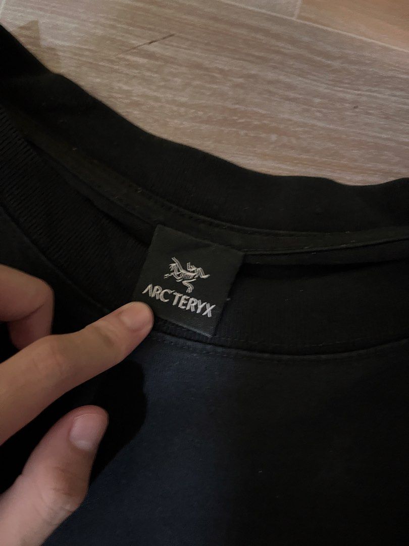 Arc’teryx All Around ( XL on tag ) (Category: Activewear) located in Gapan. Submitted by curatedthrift67 (Listing ID 1460466486, Image 3). Description: HEAVY COTTON NO ISSUE.