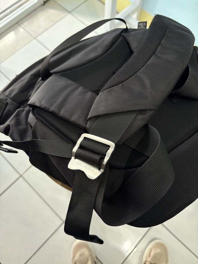 Arcteryx Mistral 8 (Category: Sling Bags) located in Batangas. Submitted by urbanhunter. (Listing ID 1460355199, Image 3). Description: Arcteryx Mistral 8 No issue Excellent Condition 3000 free shipping.