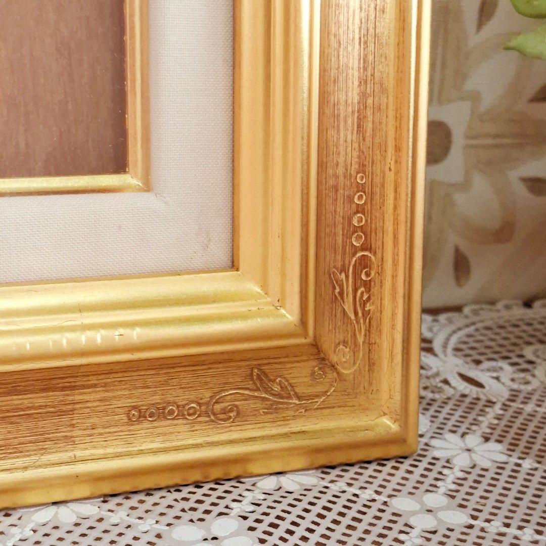 Arte Mondo gilded solid wood photo frame (Category: Frames & Pictures) located in Dasmarinas. Submitted by millennialmeetsvintage (Listing ID 1460412532, Image 3). Description: Frame 66 x 59 cm Fits 52 x 59 cm artwork authentic arte mondo from Japan solid wood glass cover with box flaw shown on photos overall in good condition NOTE: fragile item, pls book lalamove sedan only last price posted, no haggling 🙅🏻‍♀️ 🌍ships from DASMA, CAVITE 🚚 shi