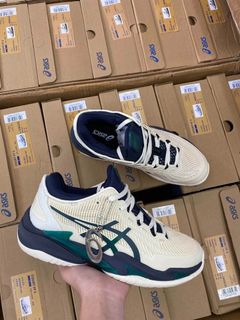 (Category: ) located in . Submitted by soledout_kicks (Listing ID 1460383412, Image 1). Description: .