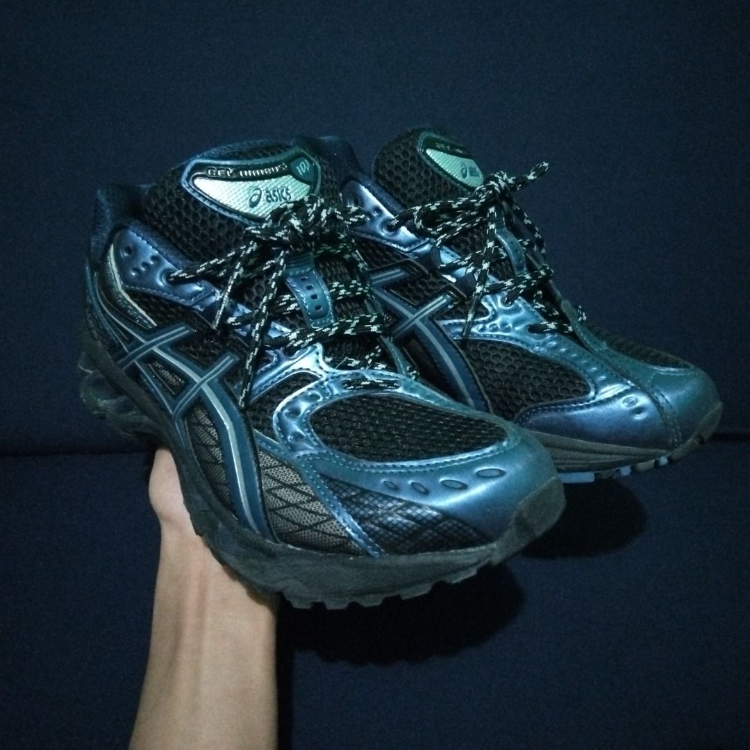 Asics Gel Nimbus 10.1 (Category: Sneakers) located in San Pedro. Submitted by saltedfishwoadream (Listing ID 1460404169, Image 1). Description: Style Code: 1203A543-002 Colorway: Grand Shark In size 41.5 EU / 8 US / 26CM Used a few times only I advise against anyone who has an exact foot size of 26CM from buying this because of its snug fit especially in the toe area. .