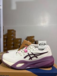 (Category: ) located in . Submitted by snkrplg4heat (Listing ID 1460311209, Image 1). Description: .