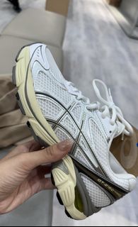 (Category: ) located in . Submitted by gwolfwardrobe (Listing ID 1460394110, Image 1). Description: .
