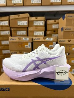 (Category: ) located in . Submitted by snkrplg4heat (Listing ID 1460311797, Image 1). Description: .