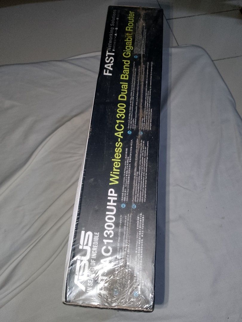 Asus rt-ac1300uhp (Category: Looking For) located in Manila. Submitted by jakepaulperalta01 (Listing ID 1460407349, Image 3). Description: never been open or used.