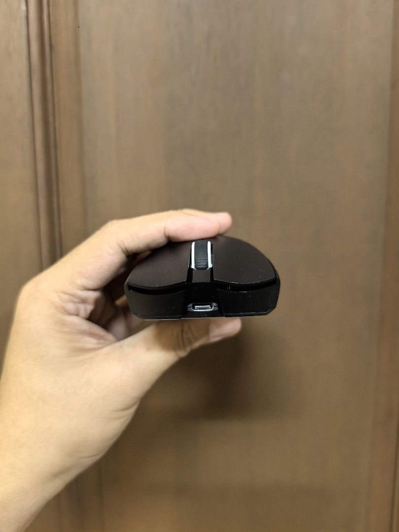 Attack Shark X11 wireless mouse (Category: Mouse & Mousepads) located in Quezon City. Submitted by unboxingtito (Listing ID 1460439899, Image 3). Description: Attack Shark X11 wireless mouse -Brand new and unused -with charging dock.