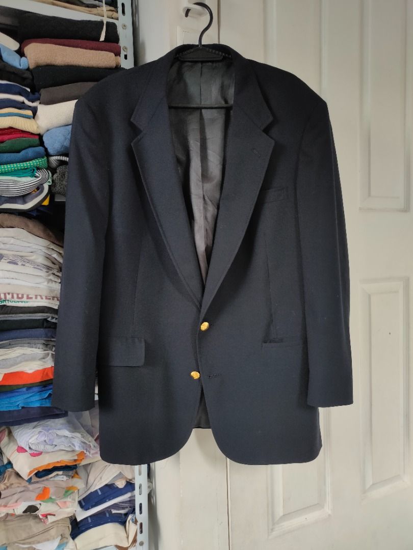 Austin Reed Navy Blazer - Large (Category: Coats, Jackets and Outerwear) located in Dasmarinas. Submitted by jethroespinosa (Listing ID 1460352528, Image 1). Description: Size in inches: 23.5 width 31.5 length No issues or alterations Loc: Dasma Cavite MOP: Gcash.