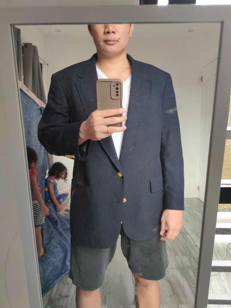 Austin Reed Navy Blazer - Large (Category: Coats, Jackets and Outerwear) located in Dasmarinas. Submitted by jethroespinosa (Listing ID 1460352528, Image 3). Description: Size in inches: 23.5 width 31.5 length No issues or alterations Loc: Dasma Cavite MOP: Gcash.