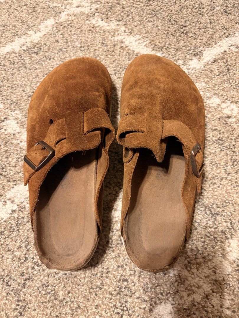Auth Preloved Birkenstock Bostong Clogs (Category: Slippers & Slides) located in Paranaque City. Submitted by silentstone.dolphin (Listing ID 1460465722, Image 2). Description: With minimal sign of used.. Suede Leather Mink.. Size 41RF.. Still nice in actual😍 ❌Bawal po sa Maselan❌.