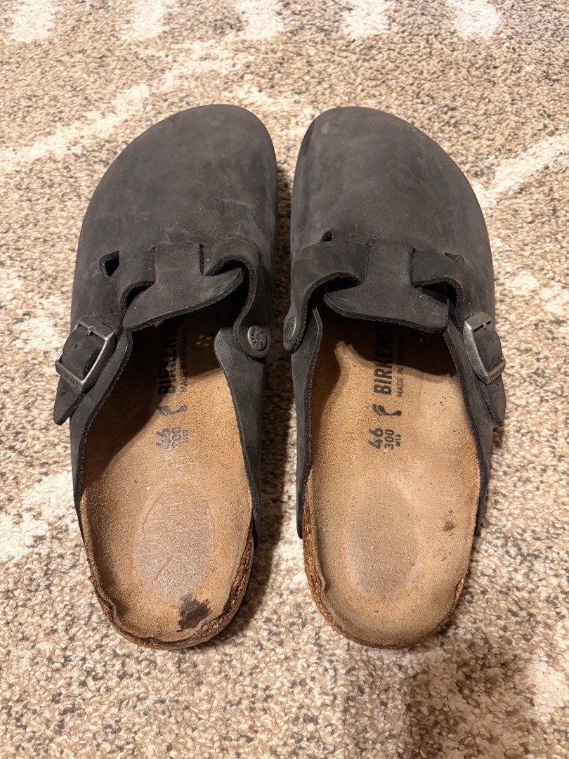 Auth Preloved Birkenstock Boston Clogs (Category: Slippers & Slides) located in Paranaque City. Submitted by silentstone.dolphin (Listing ID 1460466159, Image 2). Description: Oiled Leather.. Visible Print.. Size 46N.. Super Nice in Actual😍.