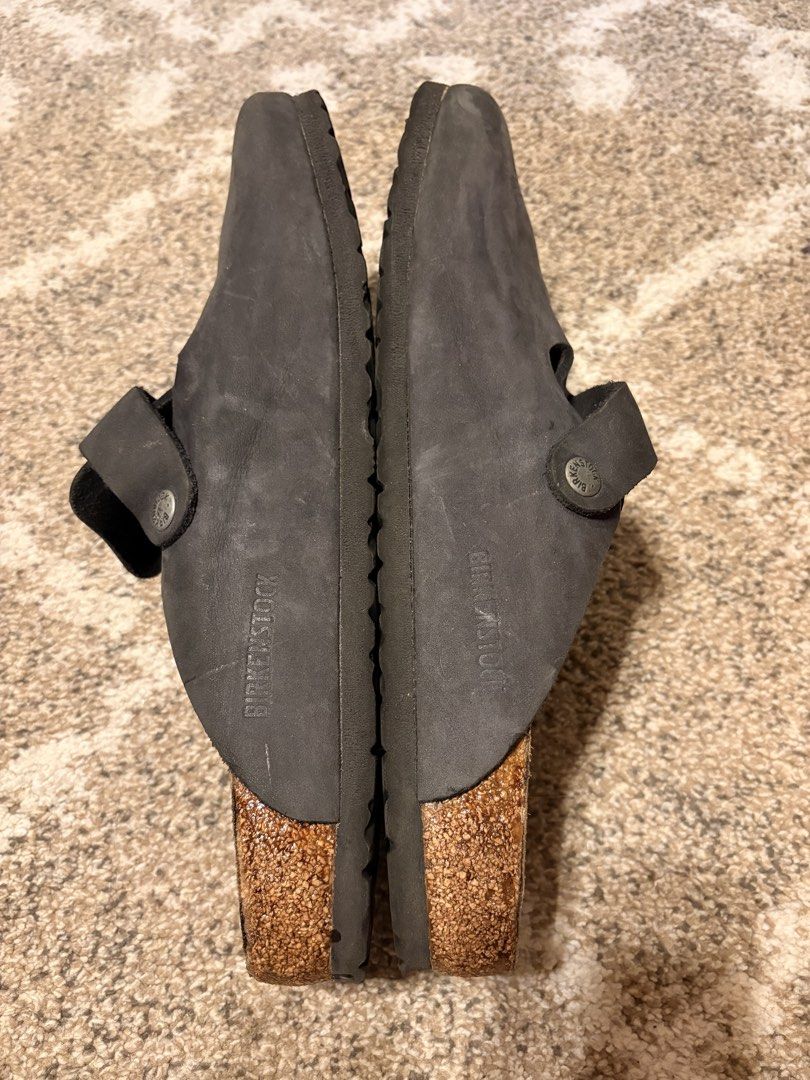 Auth Preloved Birkenstock Boston Clogs (Category: Slippers & Slides) located in Paranaque City. Submitted by silentstone.dolphin (Listing ID 1460466159, Image 3). Description: Oiled Leather.. Visible Print.. Size 46N.. Super Nice in Actual😍.