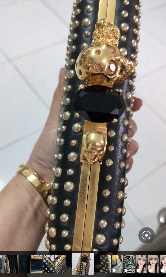 Authentic Alexander Mc queen (Category: Luxury Bags & Wallets) located in Manila. Submitted by kathchorastyle (Listing ID 1460506249, Image 3). Description: .