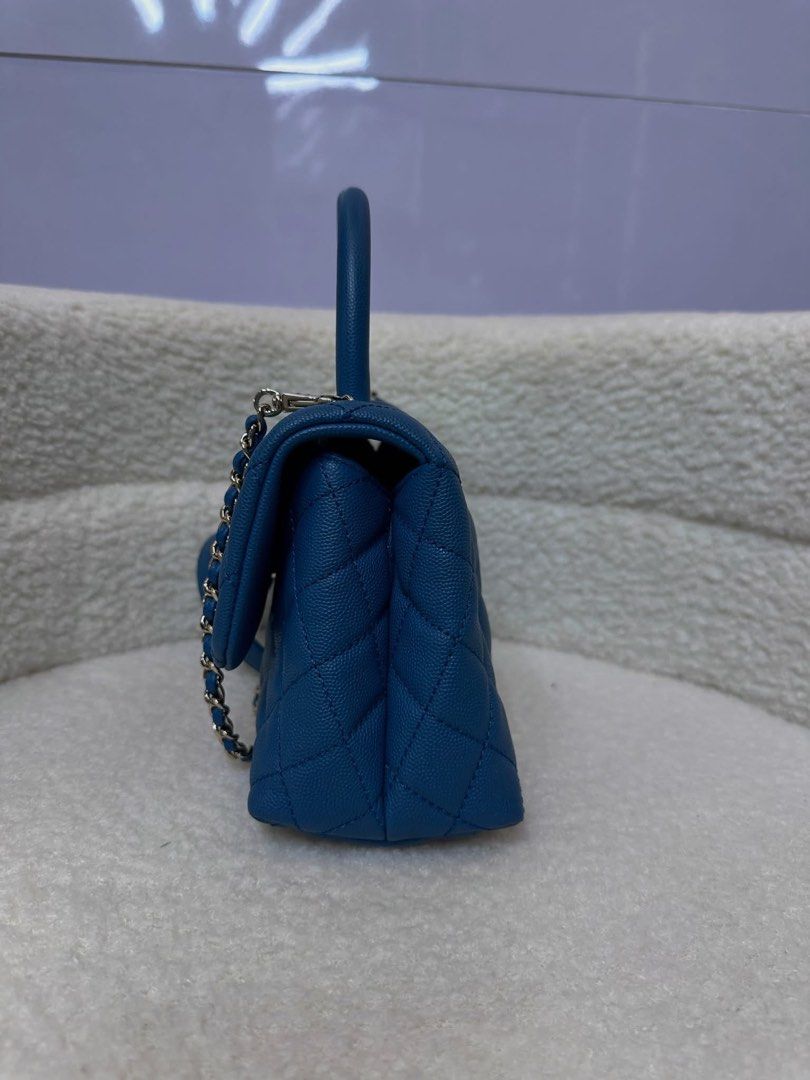 Authentic Chanel (Category: Luxury Apparel) located in Manila. Submitted by chloe_luxuries (Listing ID 1460457090, Image 3). Description: Guaranteed Original Chanel Coco Handle small tael color caviar gold hardware Series 31 Comes with dustbag Pm for more details.