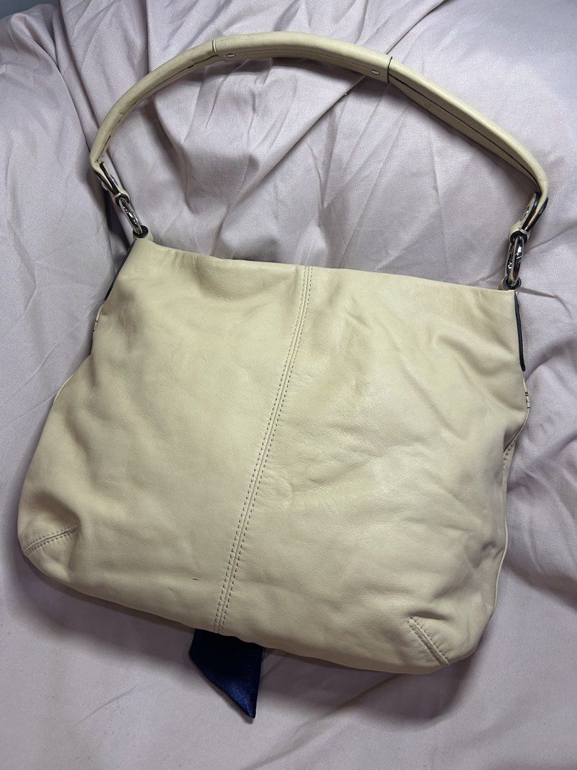 Authentic COACH (Category: Shoulder Bags) located in Santa Cruz, Pampanga. Submitted by nikki.tan444 (Listing ID 1460450190, Image 3). Description: READY TO SHIP AUTHENTIC.