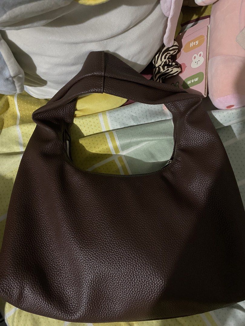 Aztrid Hobo bag (Category: Shoulder Bags) located in Angeles City. Submitted by samanthaxcx (Listing ID 1460489985, Image 2). Description: - Brown pebbled leather hobo bag -medium sized -with dust bag -used twice Rfs: I need a big bag.