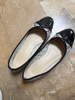 (Category: ) located in . Submitted by closet_in_disguise (Listing ID 1460330340, Image 1). Description: .