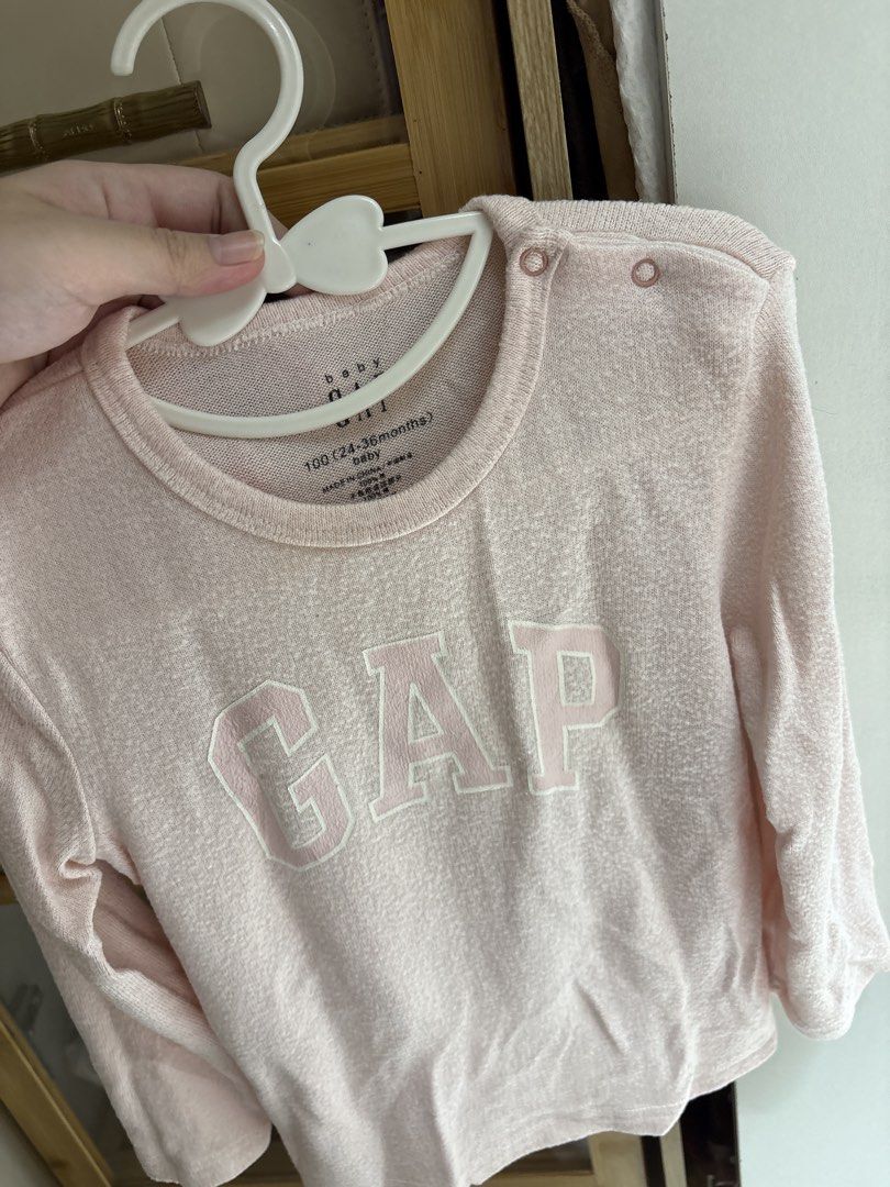 Baby Gap Set (Category: Babies & Kids Fashion) located in Quezon City. Submitted by sailormooooo (Listing ID 1460479851, Image 2). Description: - Adorable pink Gap baby outfit. - Long sleeve top with iconic Gap logo. - Matching soft pants. - Size 100 (fits 24-36 months). - Made of 100% soft cotton. - Ideal for comfortable and stylish everyday wear..