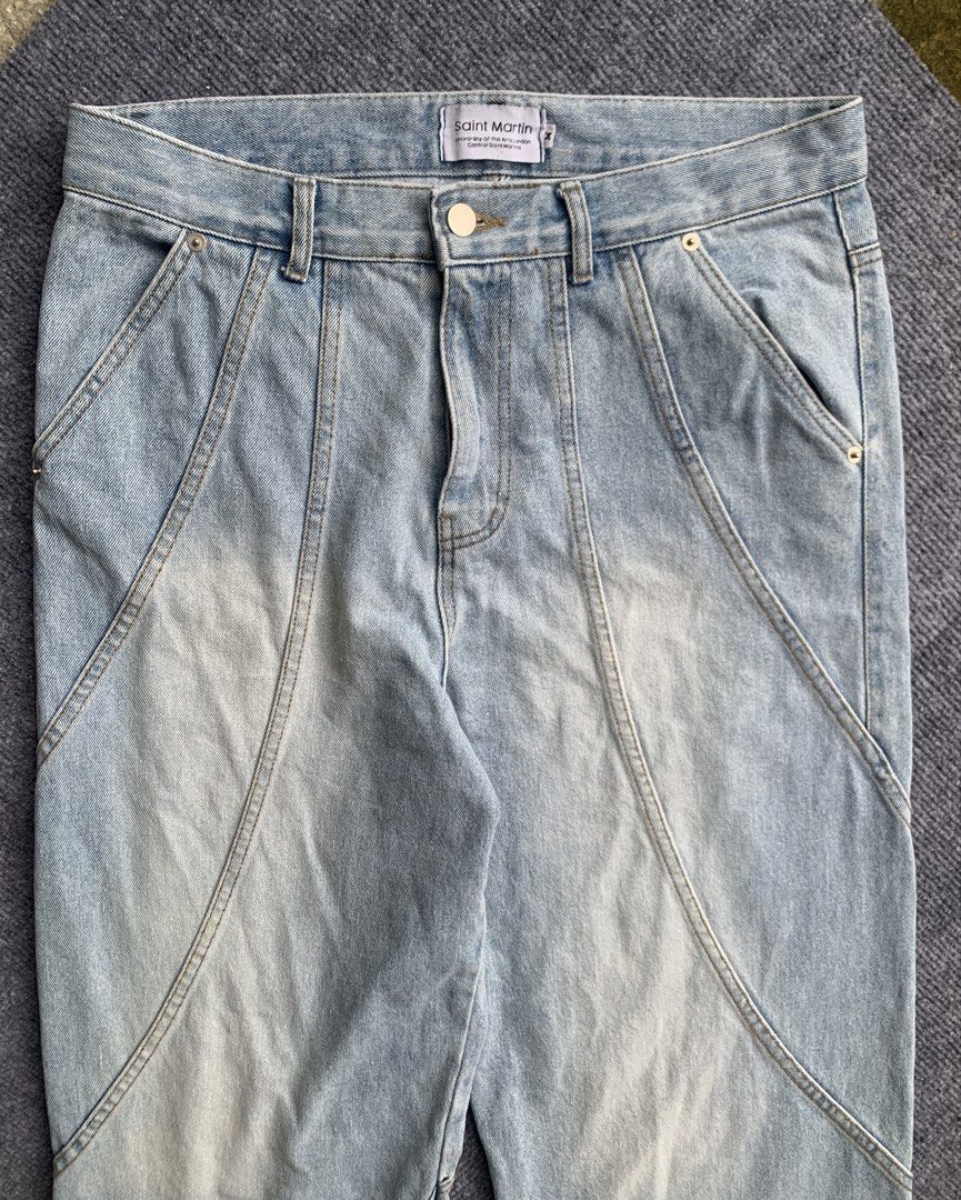 Baggy Pants Denim (Category: Jeans) located in Marikina City. Submitted by azaero (Listing ID 1460443128, Image 3). Description: Size M on tag W 32 x L 41 Color rate 10/10.