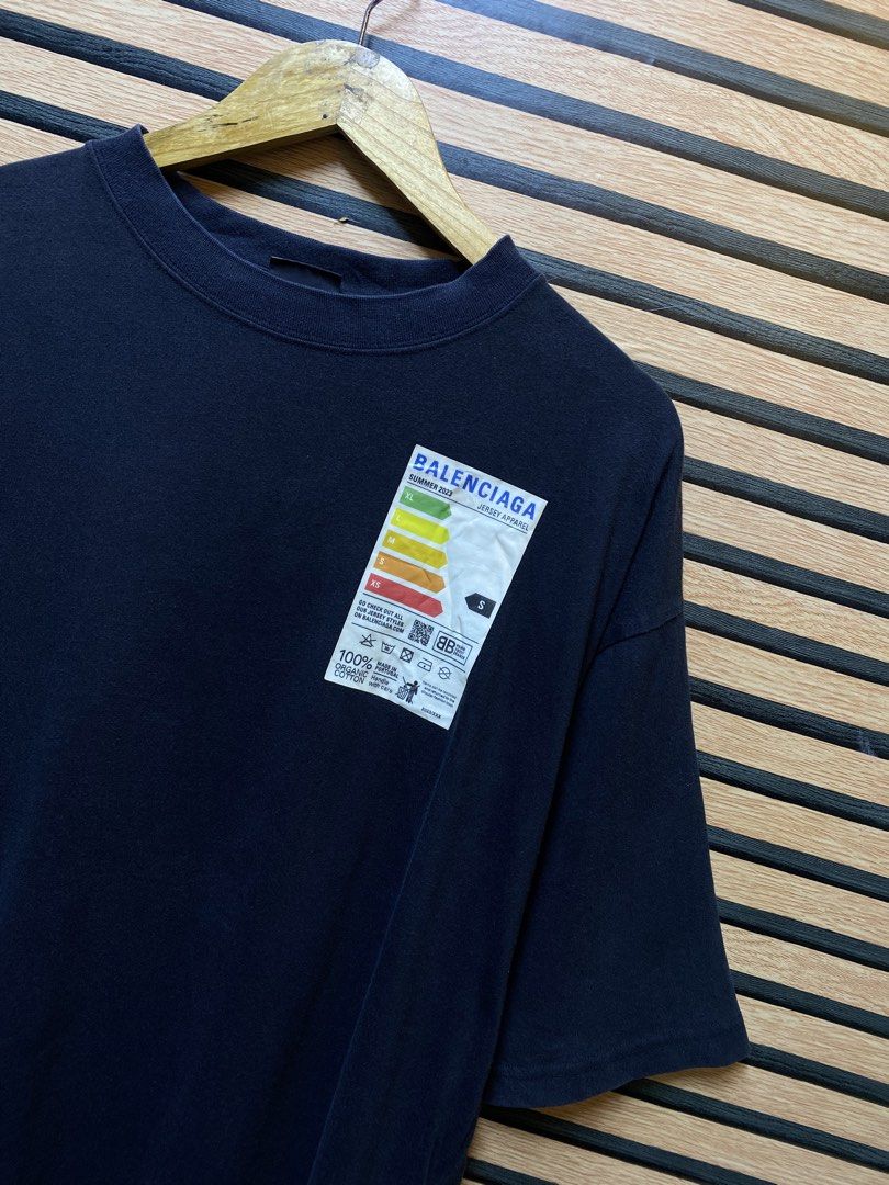 BALENCIAGA FRIDGE STAMP TEE (Category: Tshirts & Polo Shirts ) located in Makati City. Submitted by drip.poww (Listing ID 1460431900, Image 2). Description: - Authentic Balenciaga - Color: Black - Size: XL - Dimes: 25x31 - Authentic - Excellent condition - Need wash, fresh from bale - Material: 100% Cotton Please don’t expect too much—these are thrifted (ukay) items. 😊 !!STILL NEGOTIABLE!!.
