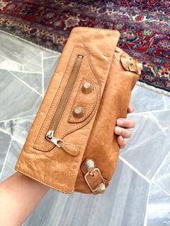 (Category: ) located in . Submitted by glamyogi (Listing ID 1460423733, Image 1). Description: .