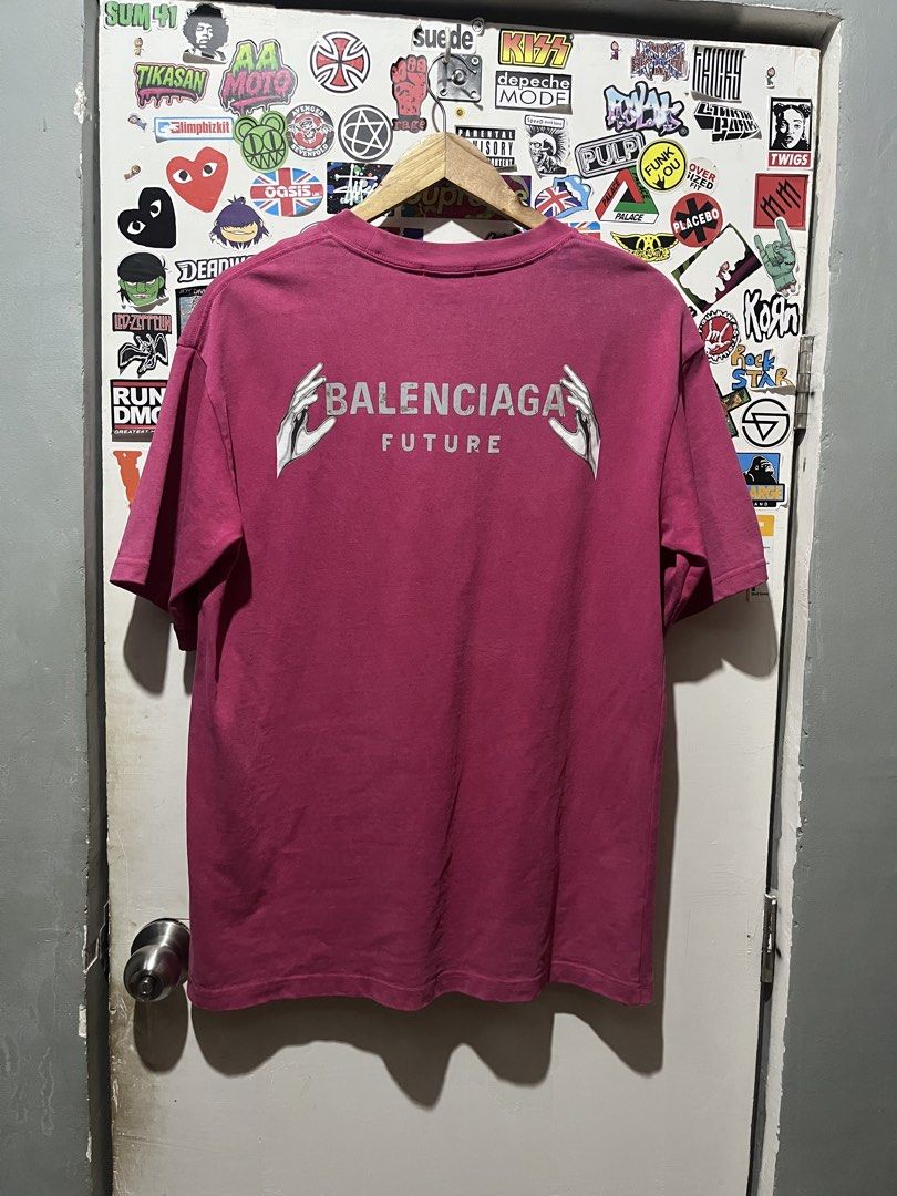 Balenciaga Shirt (Category: Tshirts & Polo Shirts ) located in Talisay. Submitted by arabell21 (Listing ID 1460491926, Image 2). Description: Size Medium - Large Dimes W21 L29 Color rate 9/10 Issue stain on print Visible on pic Very good condition .