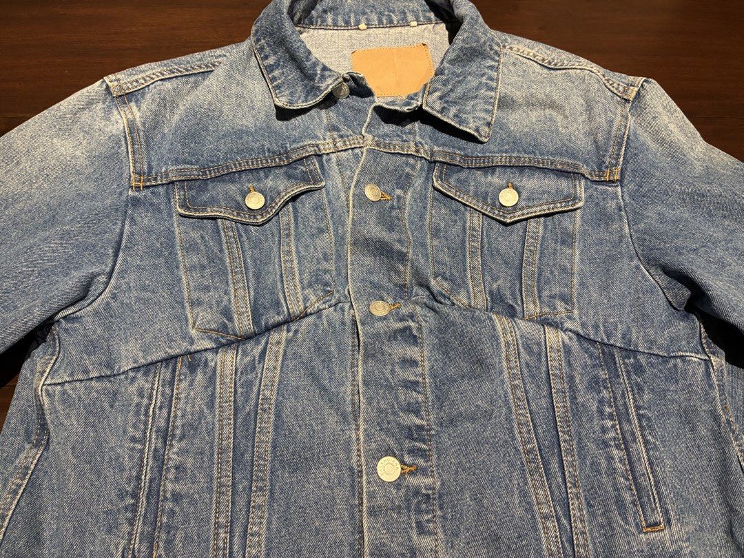 BALENCIAGA SWING DENIM JACKET (Category: Coats, Jackets and Outerwear) located in Manila. Submitted by jefrox3577 (Listing ID 1460316273, Image 2). Description: .