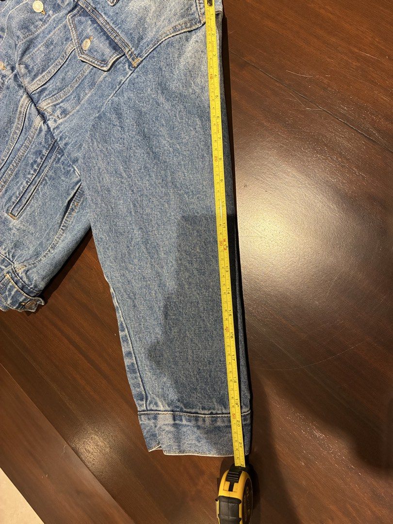BALENCIAGA SWING DENIM JACKET (Category: Coats, Jackets and Outerwear) located in Manila. Submitted by jefrox3577 (Listing ID 1460316273, Image 3). Description: .