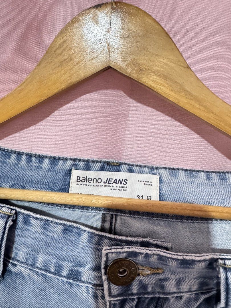 Baleno jeans slim fit (Category: Jeans) located in Valenzuela. Submitted by declutterlangpo (Listing ID 1460494589, Image 2). Description: .